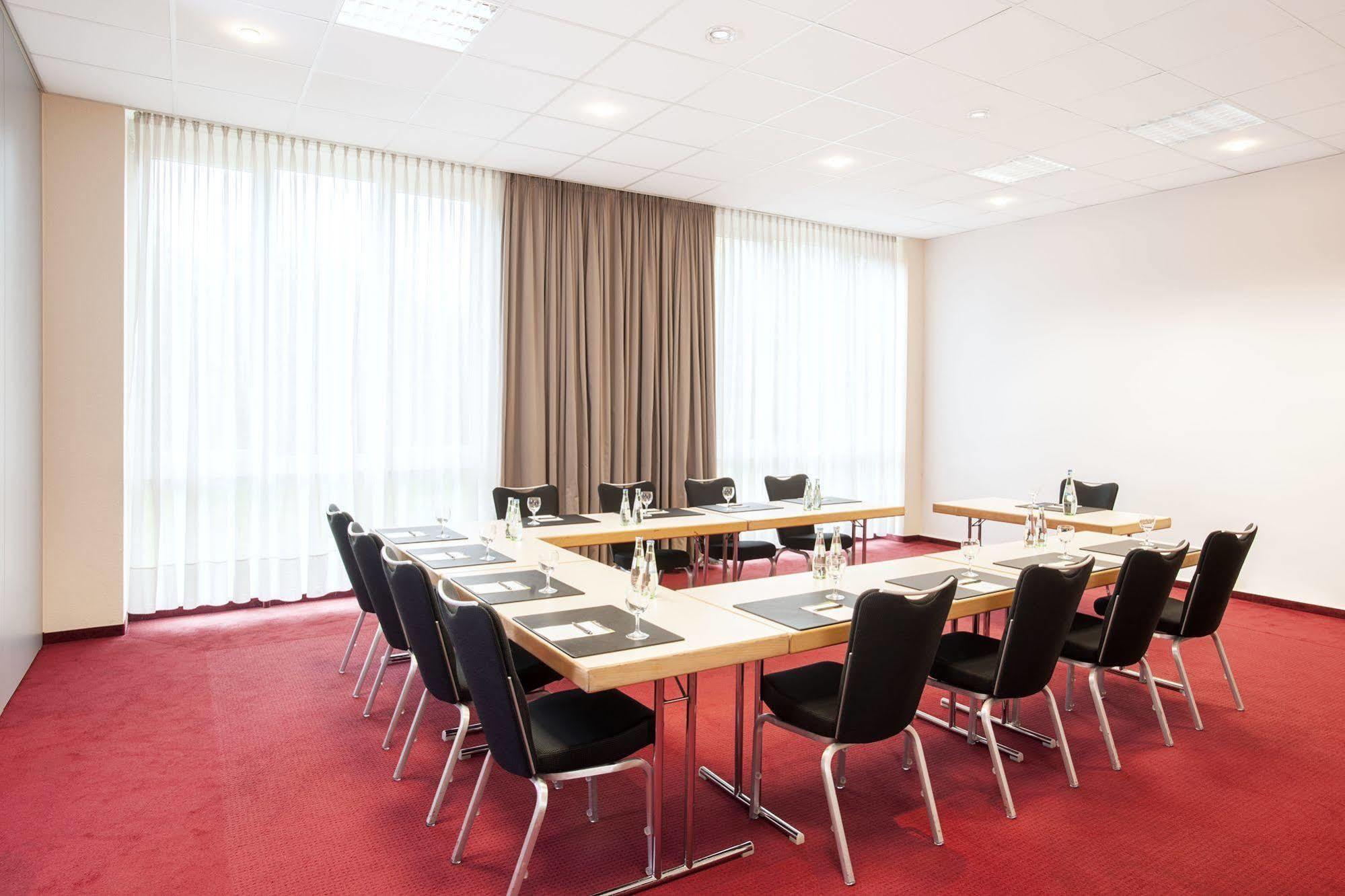 Hotel Nh Frankfurt Moerfelden Conference Center Esterno foto